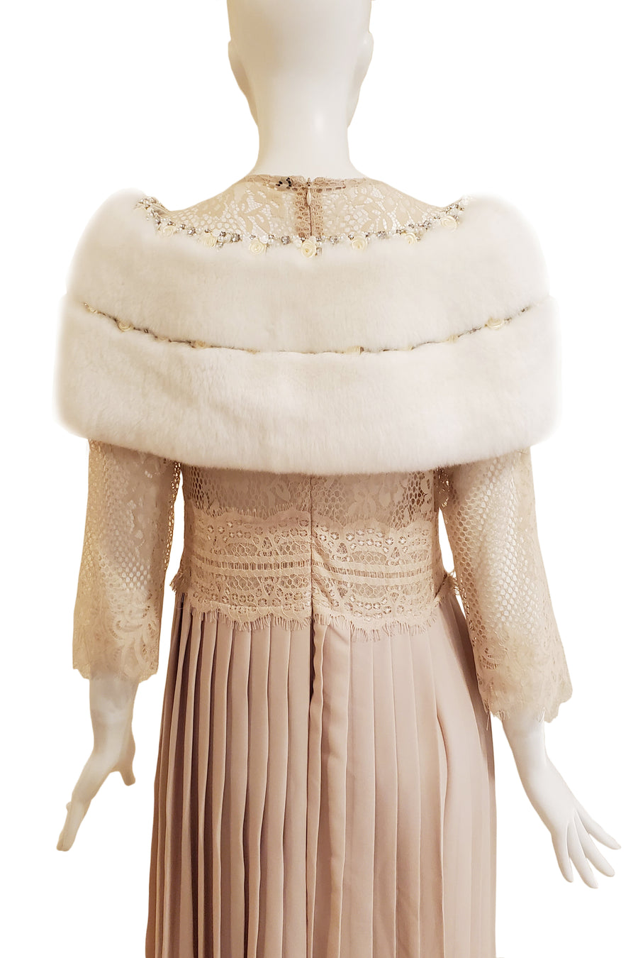CHIE IMAI SNOW CAPE